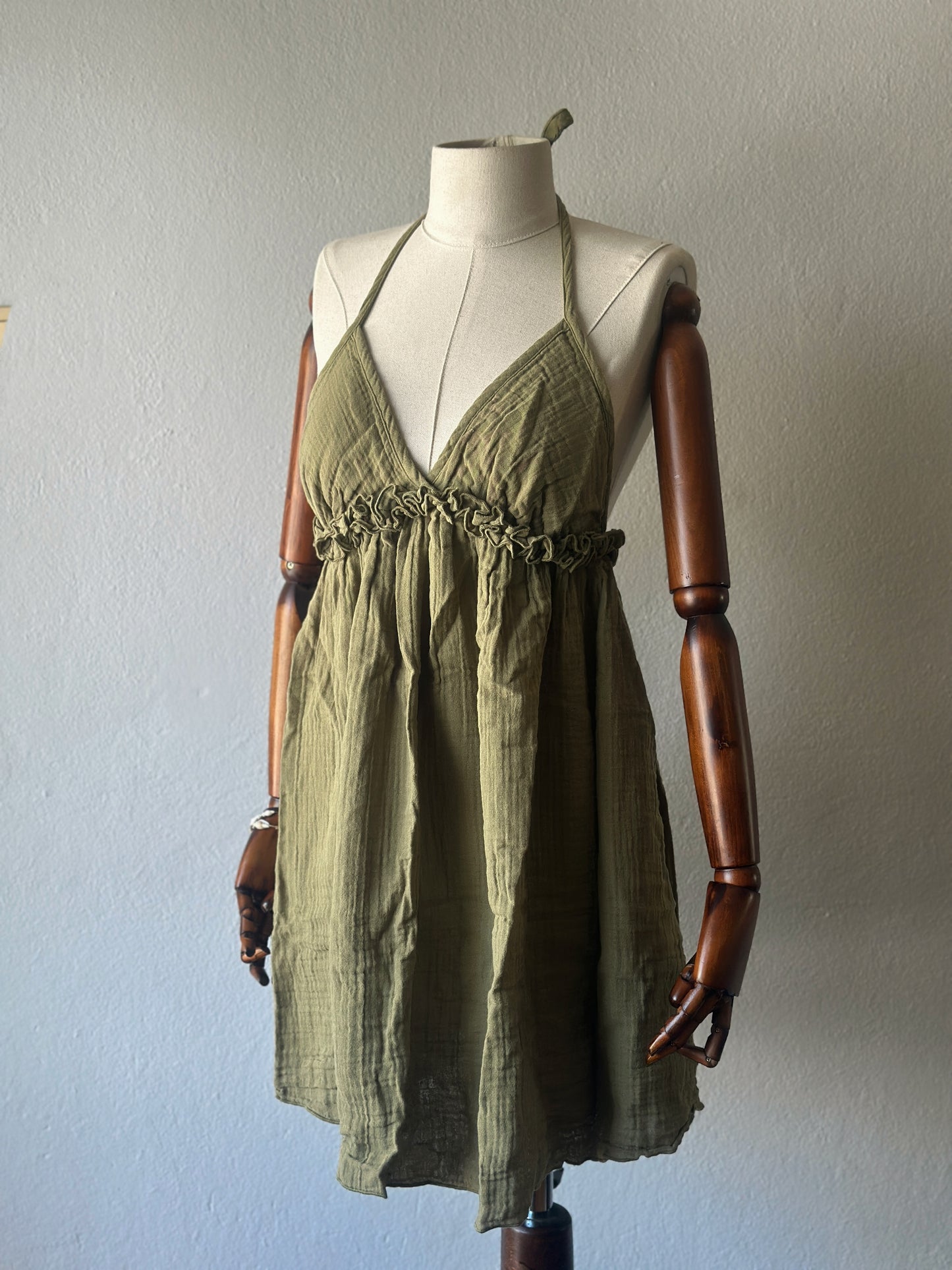 Sırt açık muslin kumaş elbise