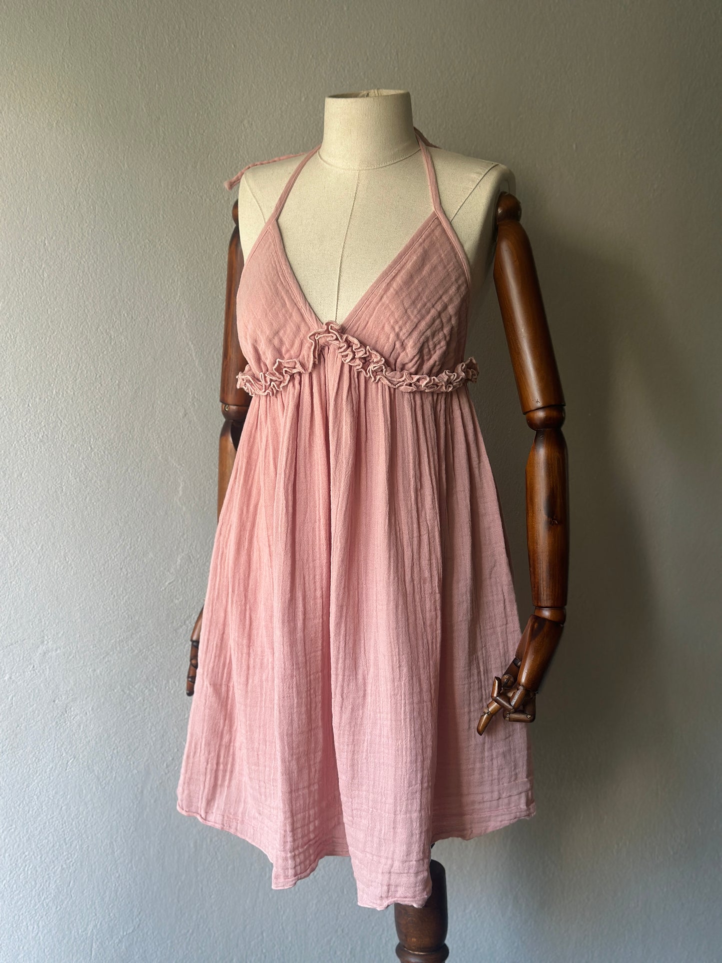 Sırt açık muslin kumaş elbise