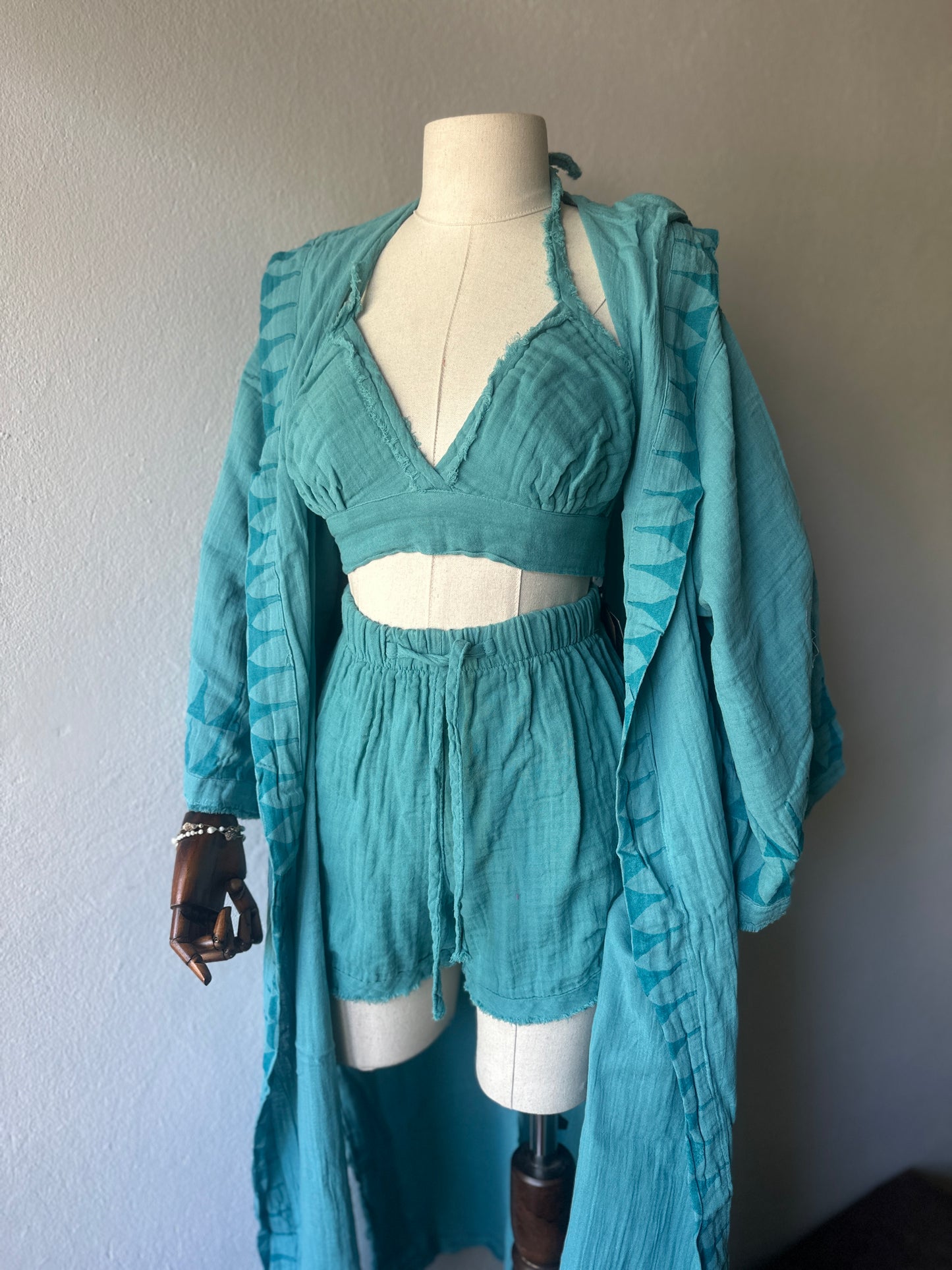 Kimono, büstiyer, şort 3’lu takım