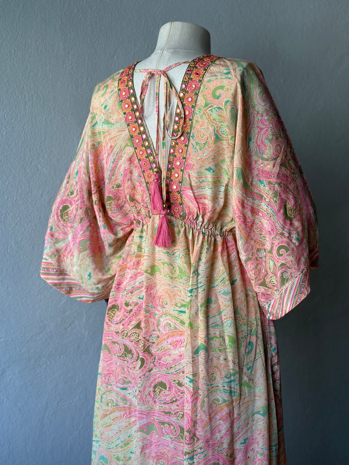 Hint İpek ithal elbise