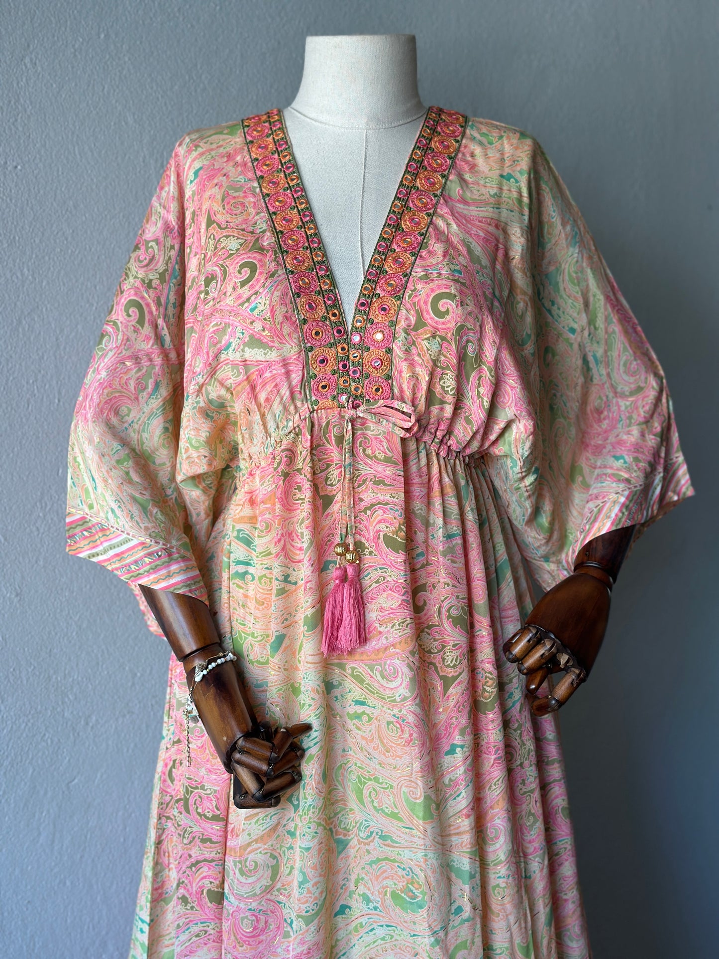 Hint İpek ithal elbise